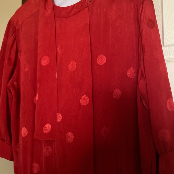 Dres - Picture 2 of 2